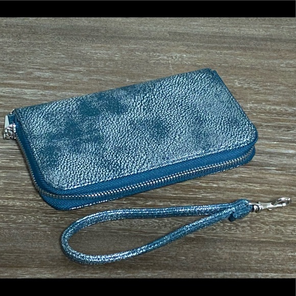 NeW! Wristlet / Wallet - Dark Teal & Silver - Picture 2 of 6
